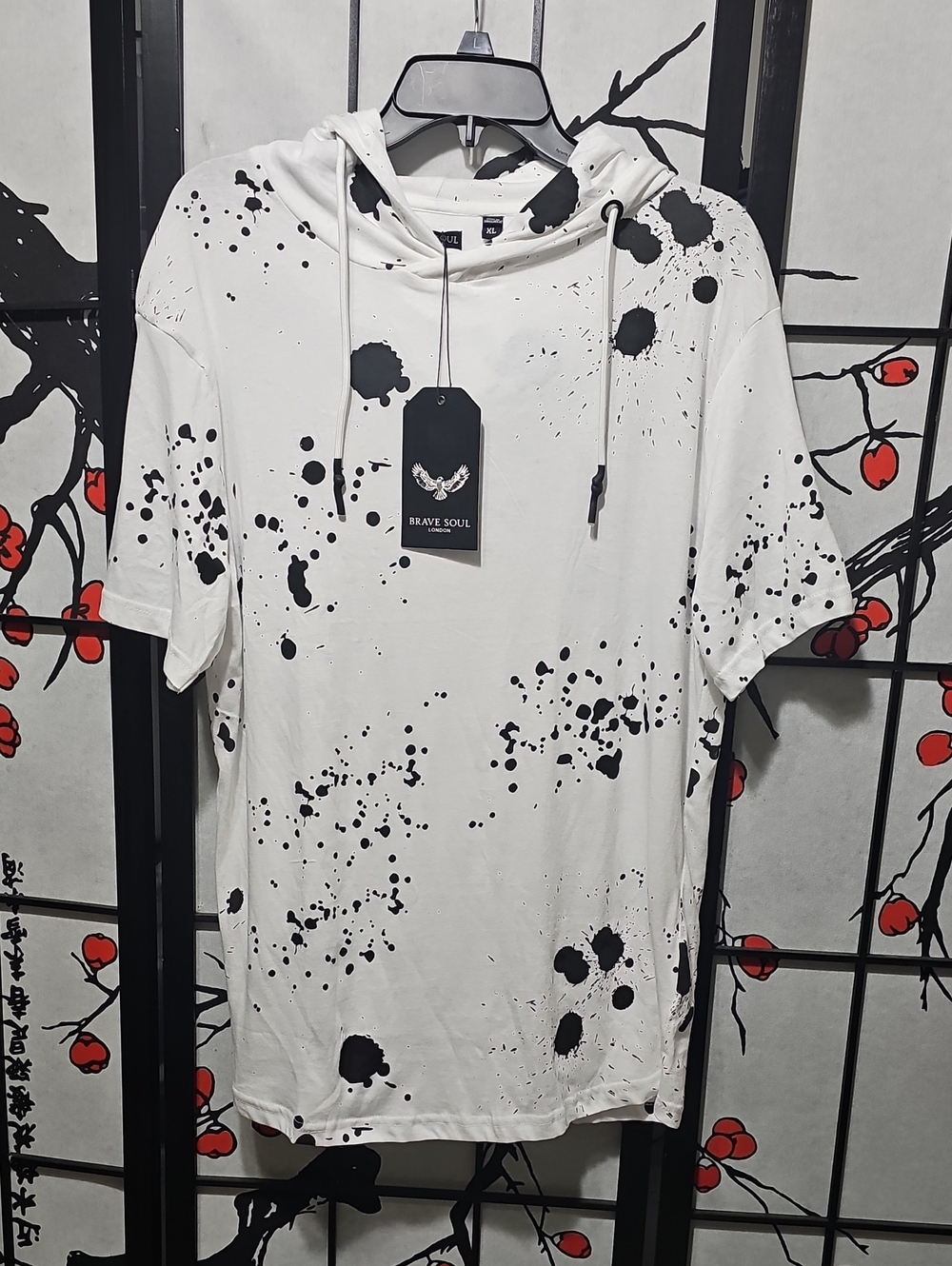 Brave Soul London White Hoodie Tee with Black Paint-Splash Print Size XL New